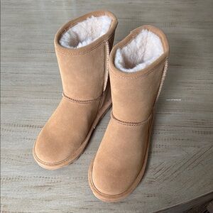 Bear Paw Tan Booties